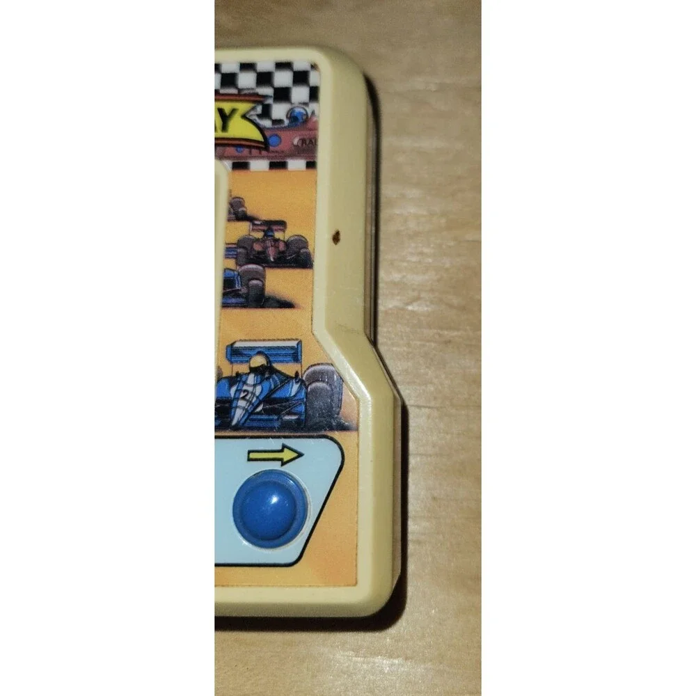 VINTAGE ELECTRONIC HANDHELD TURBO RACEWAY GAME RADIO SHACK TESTED + WORKS